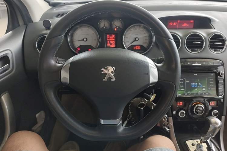 Used Peugeot 408 2013 2.0L Automatic Luxury Edition Steering Wheel