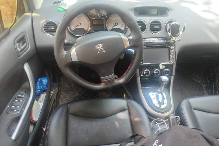 Used Peugeot 408 2013 1.6L Automatic Comfort Edition Steering Wheel