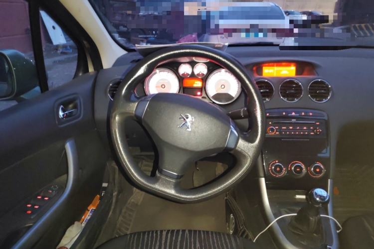 Used Peugeot 408 2013 2.0L Manual Comfort Edition Steering Wheel