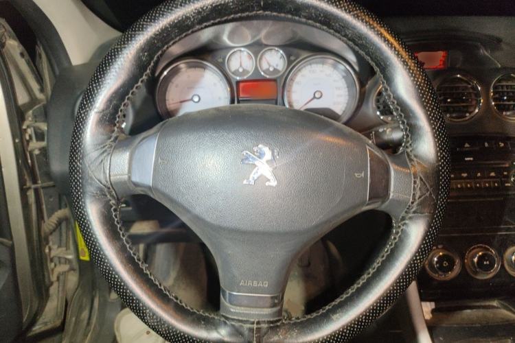 Used Peugeot 408 2013 2.0L Manual Comfort Edition Steering Wheel