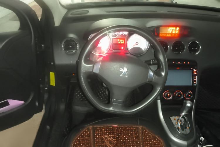 Used Peugeot 408 2013 2.0L Automatic Comfort Edition Steering Wheel