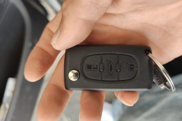 Used Peugeot 408 2013 1.6L Manual Comfort Edition Vehicle Key