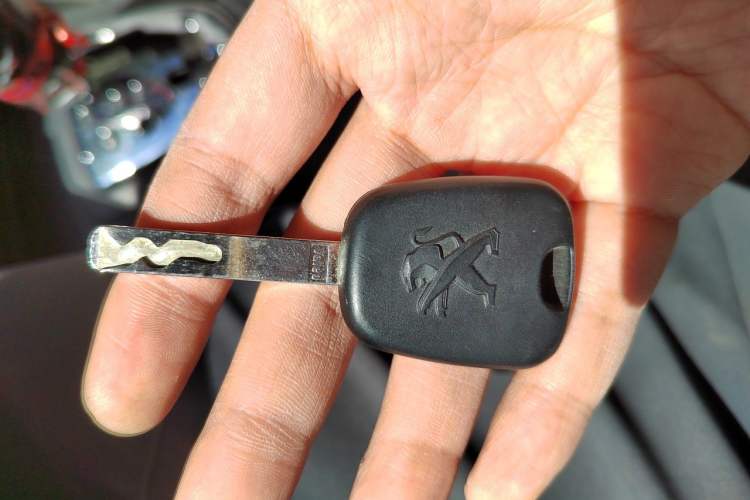 Used Peugeot 408 2013 1.6L Automatic Comfort Edition Vehicle Key