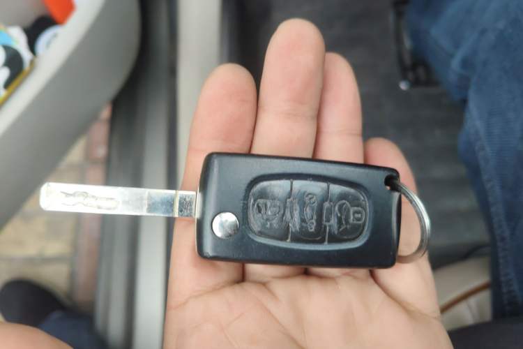 Used Peugeot 408 2013 2.0L Automatic Comfort Edition Vehicle Key