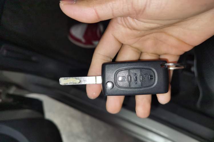 Used Peugeot 408 2013 2.0L Automatic Comfort Edition Vehicle Key