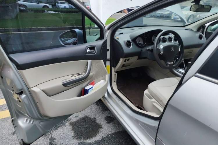 Used Peugeot 408 2013 2.0L Automatic Comfort Edition Driver Seat