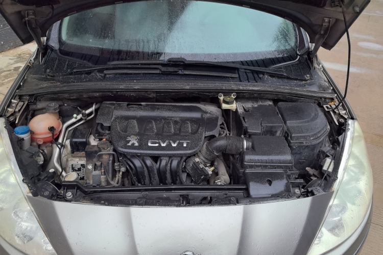 Used Peugeot 408 2013 2.0L Manual Comfort Edition Engine Bay