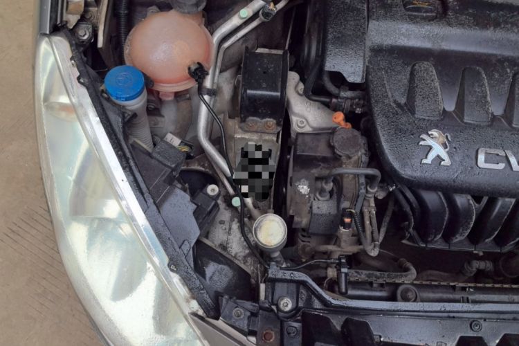 Used Peugeot 408 2013 2.0L Manual Comfort Edition Engine Bay Right