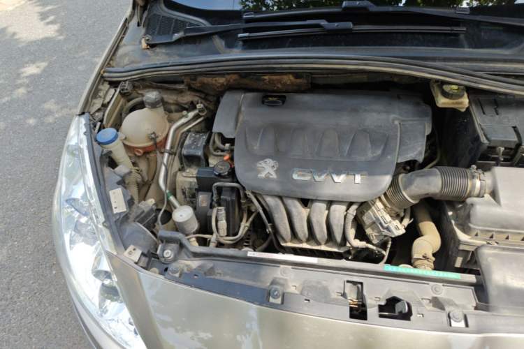 Used Peugeot 408 2013 2.0L Manual Comfort Edition Engine Bay Right