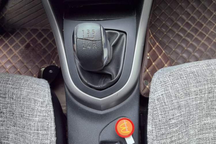 Used Peugeot 408 2013 2.0L Manual Comfort Edition Gear Lever
