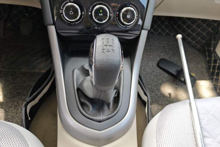 Used Peugeot 408 2013 2.0L Manual Comfort Edition Gear Lever