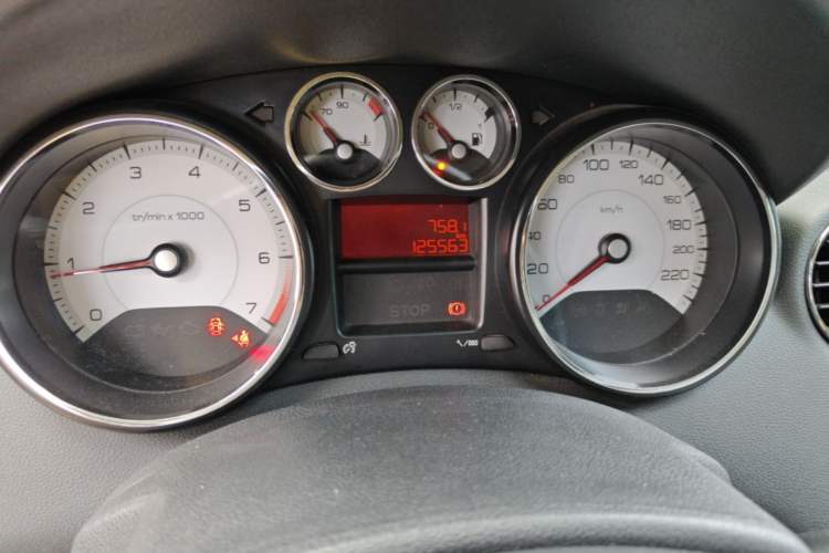Used Peugeot 408 2013 2.0L Manual Comfort Edition Odometer Close Up