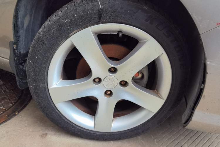 Used Peugeot 408 2013 2.0L Manual Comfort Edition Right Front Wheel Hub
