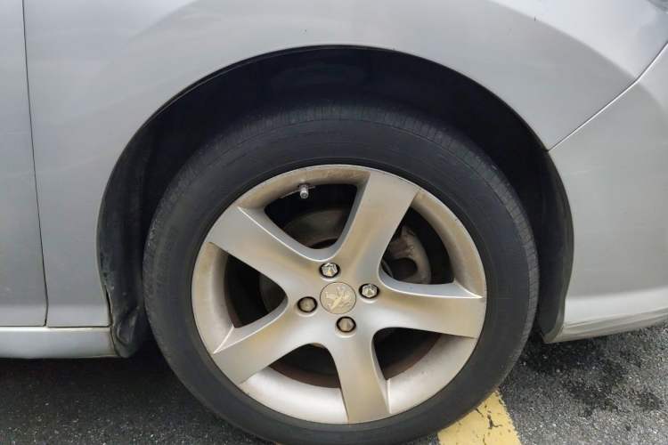 Used Peugeot 408 2013 2.0L Automatic Comfort Edition Right Front Wheel Hub