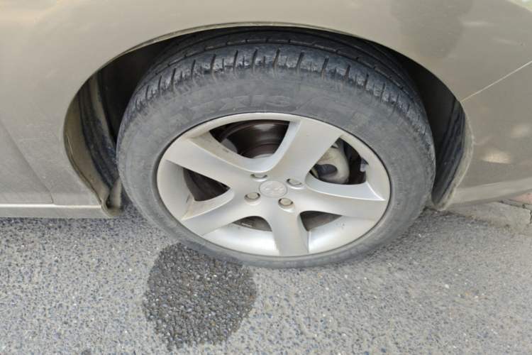 Used Peugeot 408 2013 2.0L Manual Comfort Edition Right Front Wheel Hub