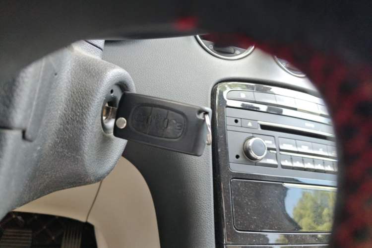 Used Peugeot 408 2013 2.0L Manual Comfort Edition Vehicle Key