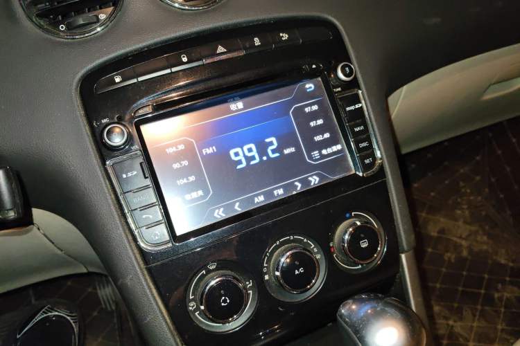 Used Peugeot 408 2013 1.6L Automatic Comfort Edition Audio And AC Panel