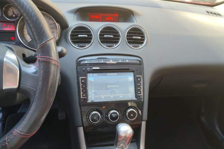 Used Peugeot 408 2013 2.0L Automatic Comfort Edition Audio And AC Panel
