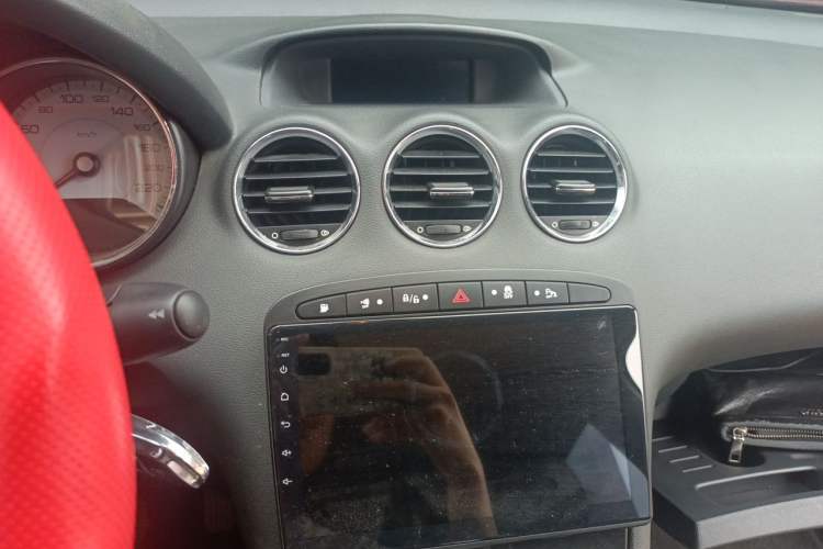 Used Peugeot 408 2013 2.0L Automatic Comfort Edition Audio And AC Panel
