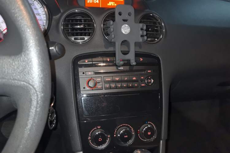 Used Peugeot 408 2013 2.0L Automatic Comfort Edition Audio And AC Panel
