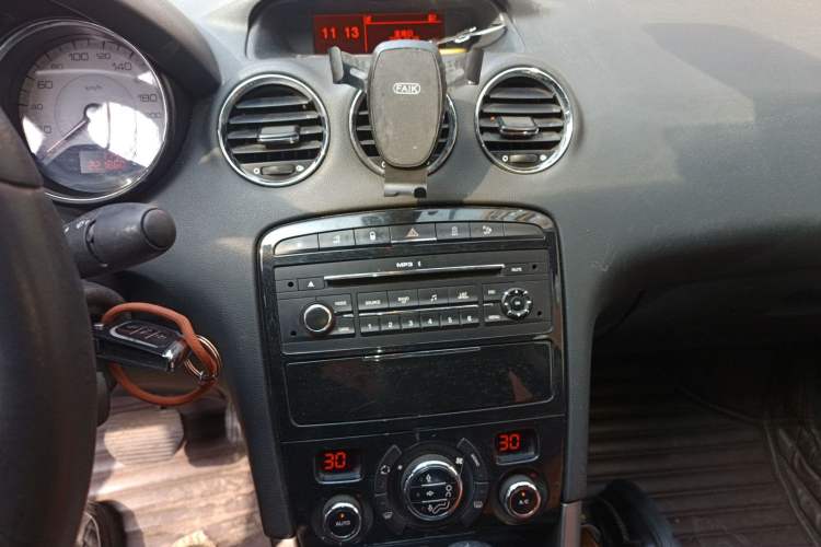 Used Peugeot 408 2013 2.0L Automatic Luxury Edition Audio And AC Panel