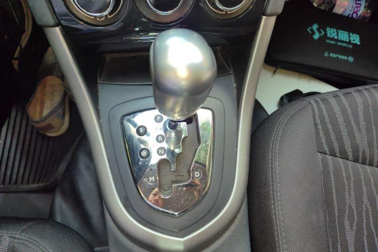 Used Peugeot 408 2013 2.0L Automatic Comfort Edition Gear Lever
