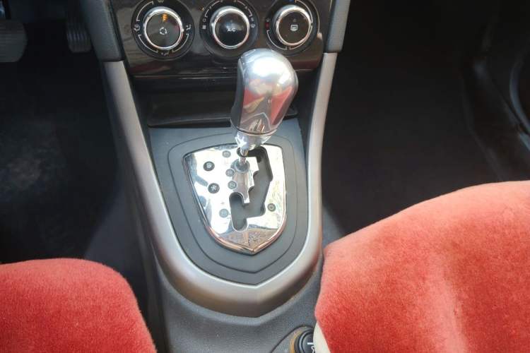 Used Peugeot 408 2013 2.0L Automatic Comfort Edition Gear Lever