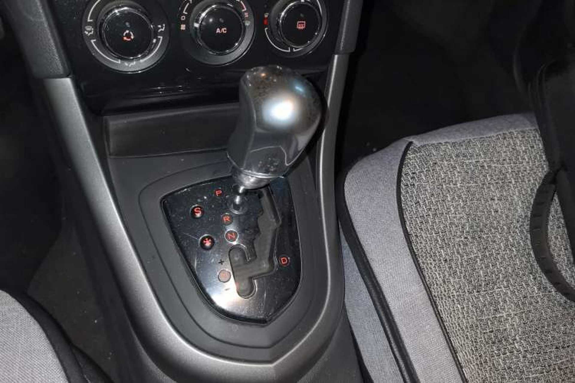 Used Peugeot 408 2013 2.0L Automatic Comfort Edition Gear Lever
