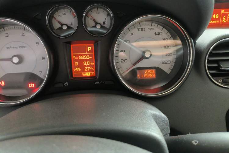 Used Peugeot 408 2013 2.0L Automatic Luxury Edition Odometer Close Up