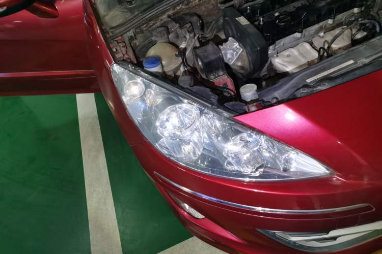Used Peugeot 408 2013 1.6L Automatic Comfort Edition Right Front Headlight