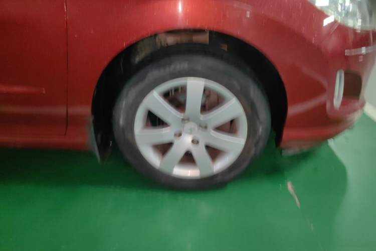 Used Peugeot 408 2013 1.6L Manual Comfort Edition Right Front Wheel Hub