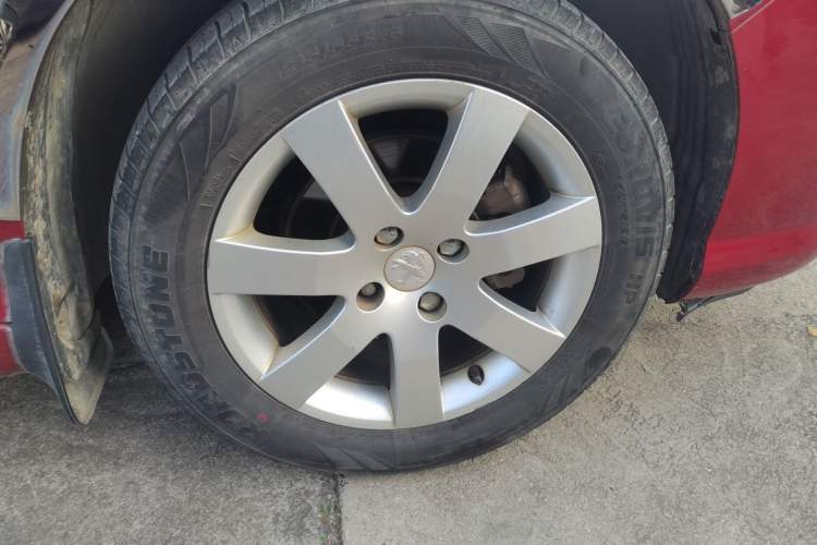 Used Peugeot 408 2013 1.6L Manual Comfort Edition Right Front Wheel Hub