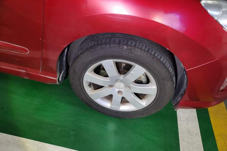 Used Peugeot 408 2013 1.6L Automatic Comfort Edition Right Front Wheel Hub