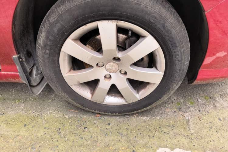 Used Peugeot 408 2013 1.6L Manual Comfort Edition Right Front Wheel Hub