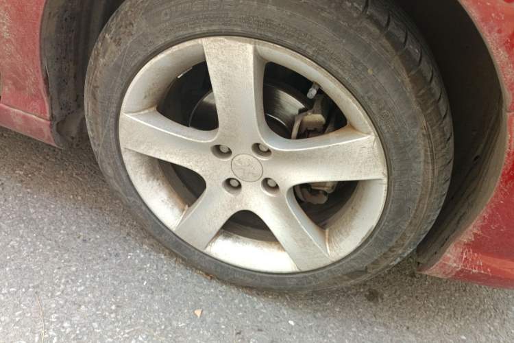 Used Peugeot 408 2013 2.0L Automatic Luxury Edition Right Front Wheel Hub