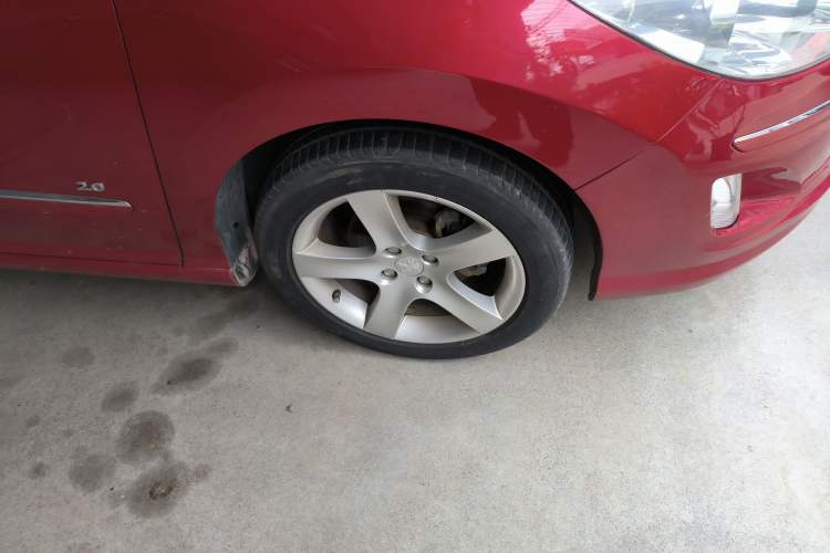 Used Peugeot 408 2013 2.0L Automatic Luxury Edition Right Front Wheel Hub