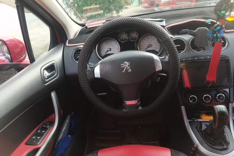 Used Peugeot 408 2013 1.6L Manual Comfort Edition Steering Wheel