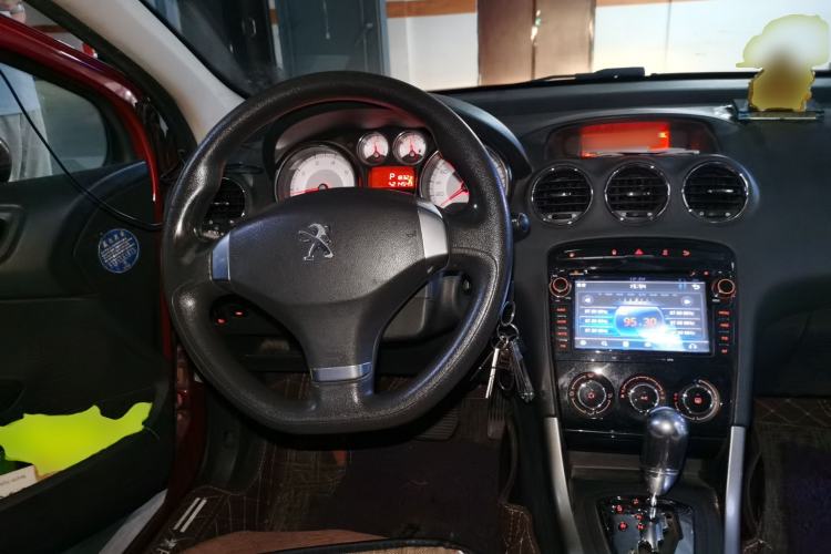 Used Peugeot 408 2013 1.6L Automatic Comfort Edition Steering Wheel