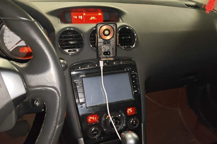Used Peugeot 408 2013 2.0L Automatic Luxury Edition Audio And AC Panel
