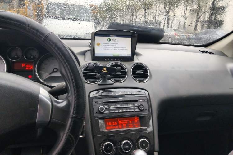 Used Peugeot 408 2013 2.0L Automatic Comfort Edition Audio And AC Panel