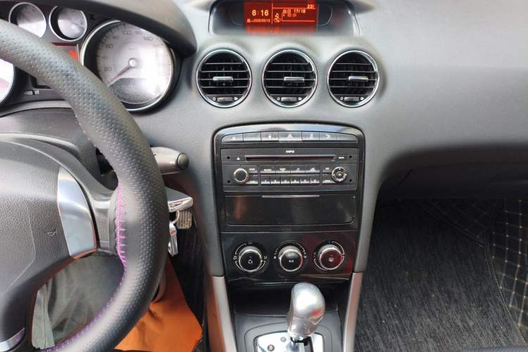 Used Peugeot 408 2013 2.0L Automatic Comfort Edition Audio And AC Panel