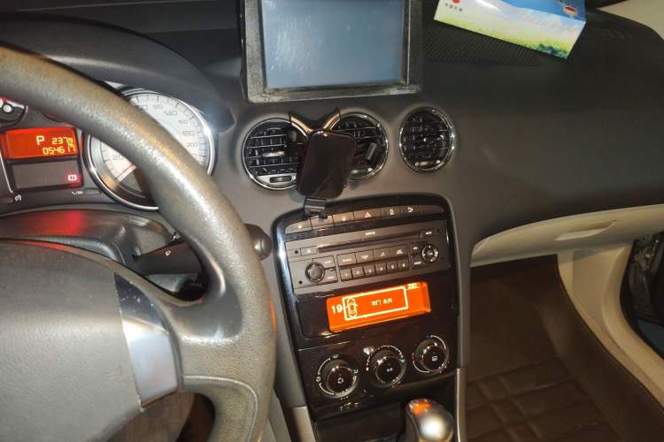 Used Peugeot 408 2013 2.0L Automatic Comfort Edition Audio And AC Panel
