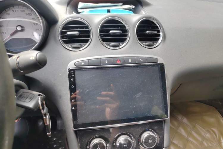 Used Peugeot 408 2013 2.0L Automatic Comfort Edition Audio And AC Panel