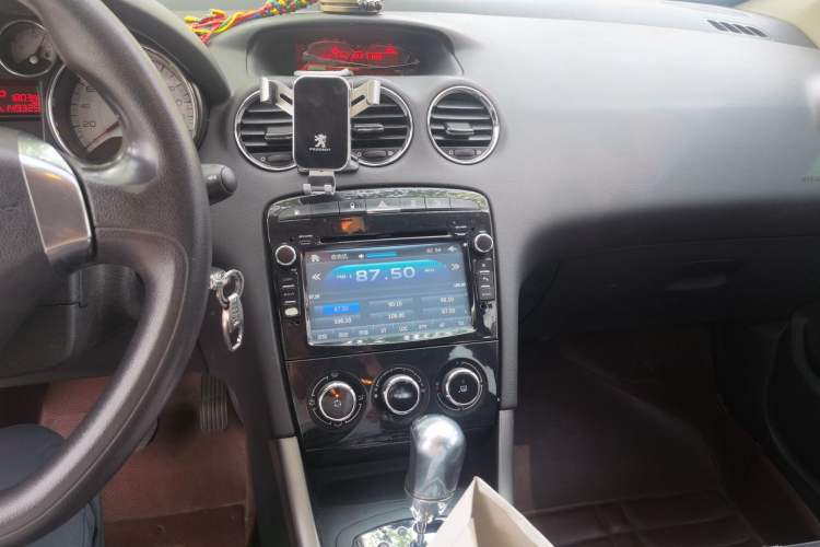 Used Peugeot 408 2013 2.0L Automatic Comfort Edition Audio And AC Panel