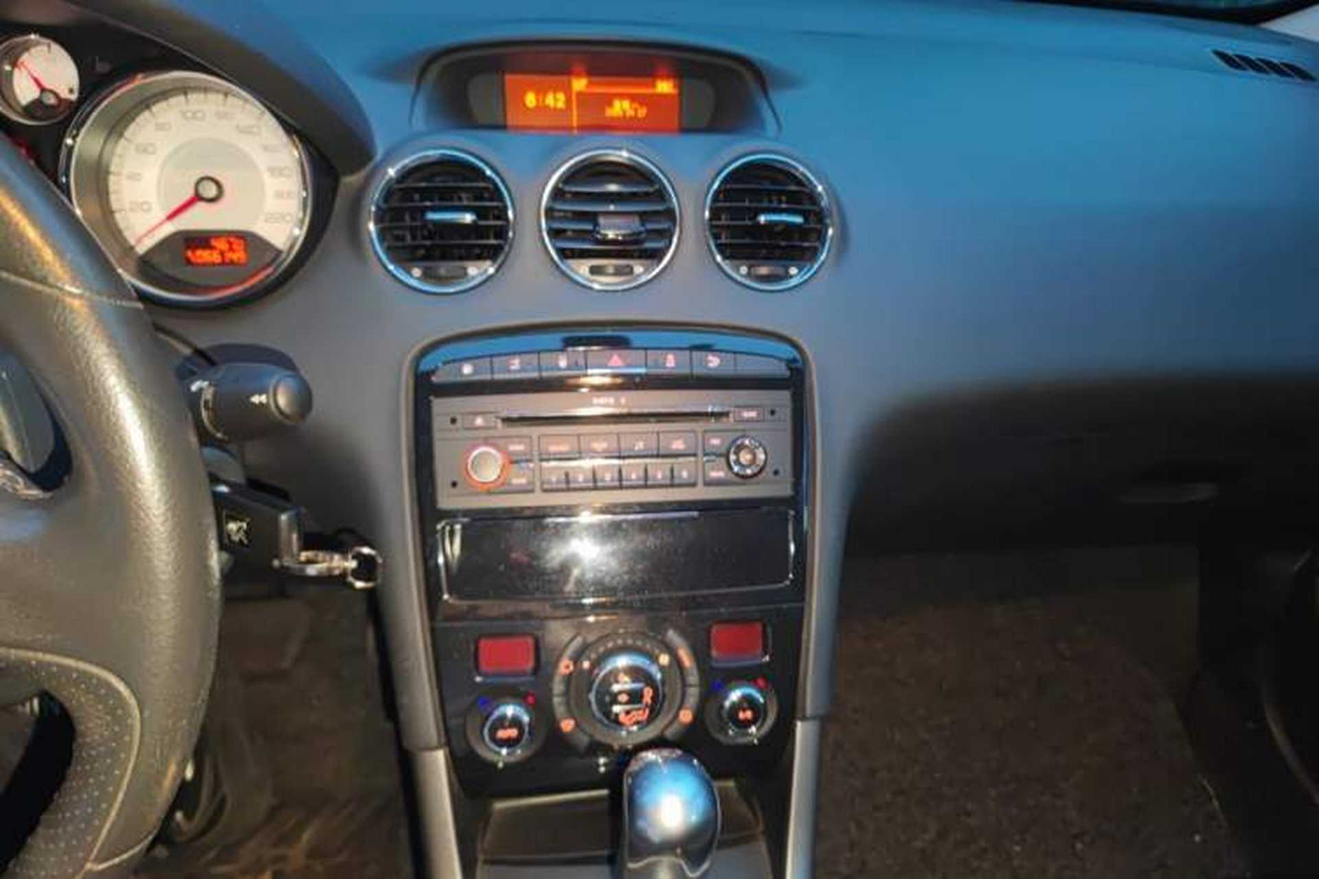 Used Peugeot 408 2013 2.0L Automatic Luxury Edition Audio And AC Panel
