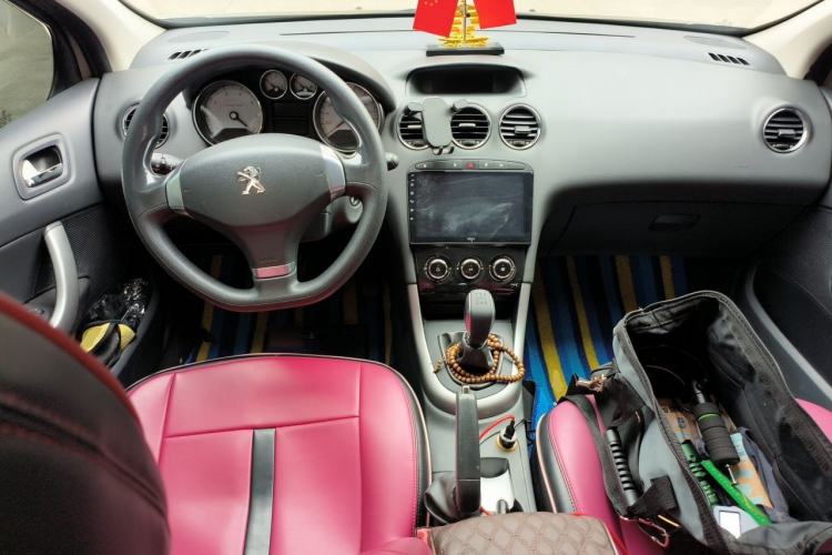 Used Peugeot 408 2013 2.0L Manual Comfort Edition Center Console