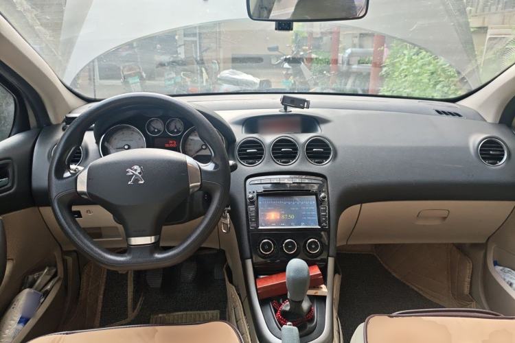 Used Peugeot 408 2013 1.6L Manual Comfort Edition Center Console