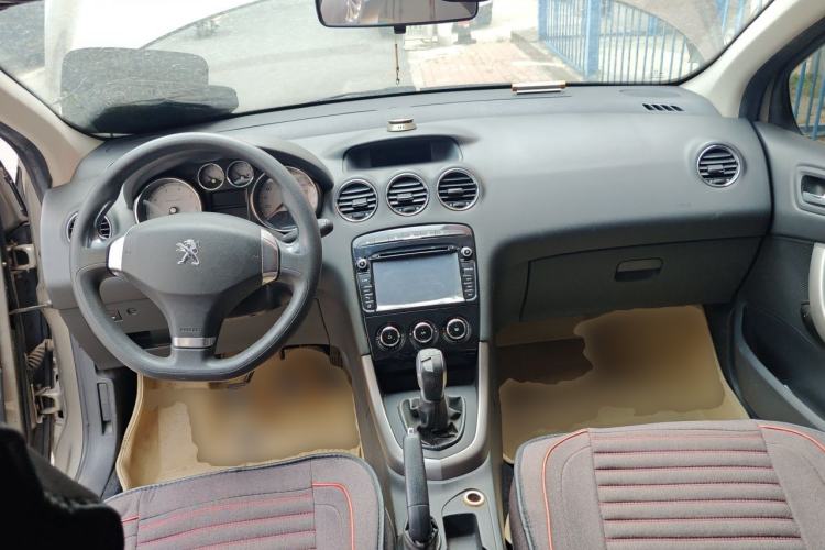 Used Peugeot 408 2013 1.6L Manual Comfort Edition Center Console