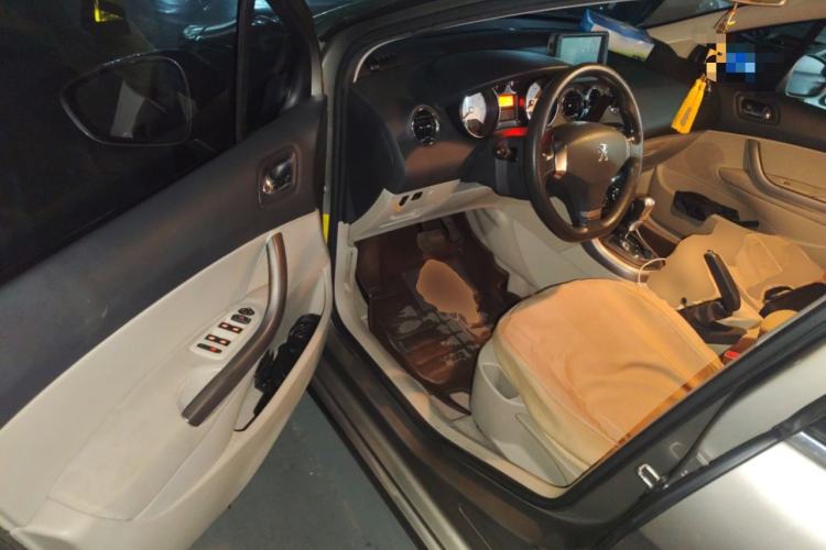 Used Peugeot 408 2013 2.0L Automatic Comfort Edition Driver Seat