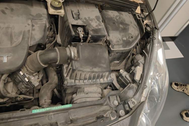 Used Peugeot 408 2013 2.0L Automatic Luxury Edition Engine Bay Left